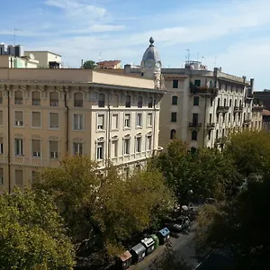 https://house-domus-crescenzio.it-romehotels.com